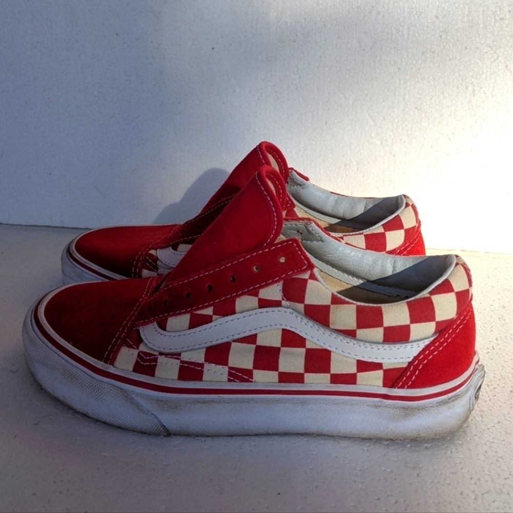 Vans Ol Skool low suede w red and white checks, used good condition
